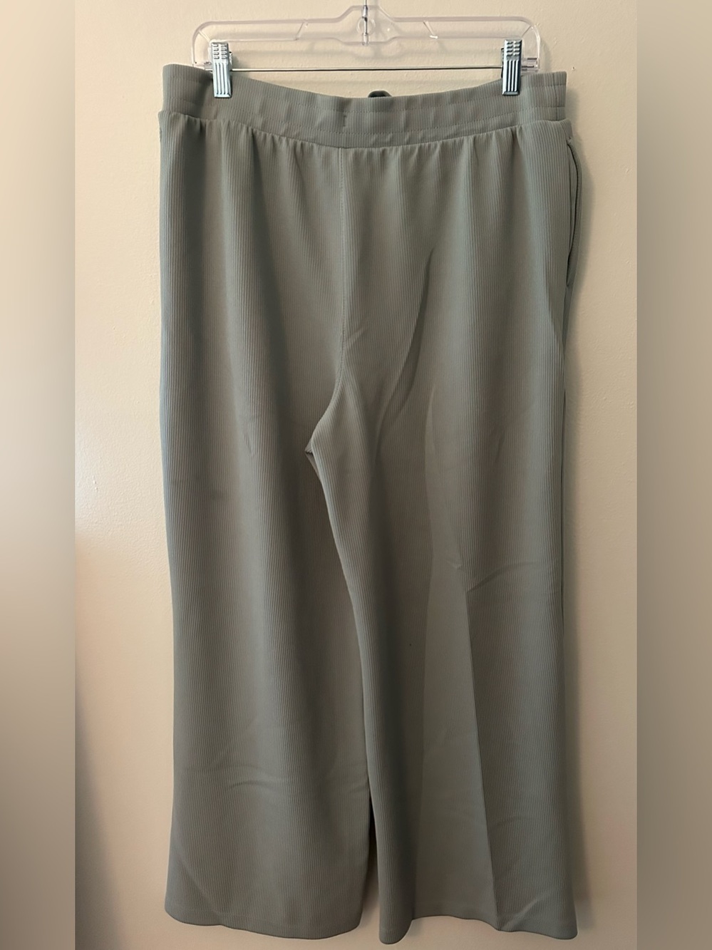 all in motion Sage Green set size large - Picture 8 of 12